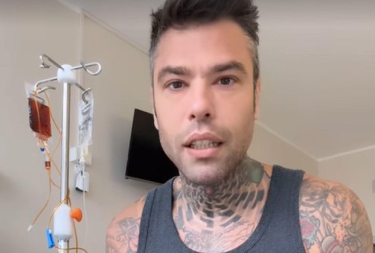 Fedez ospedale emorragia interna