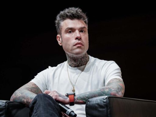 Fedez ospedale emorragia interna