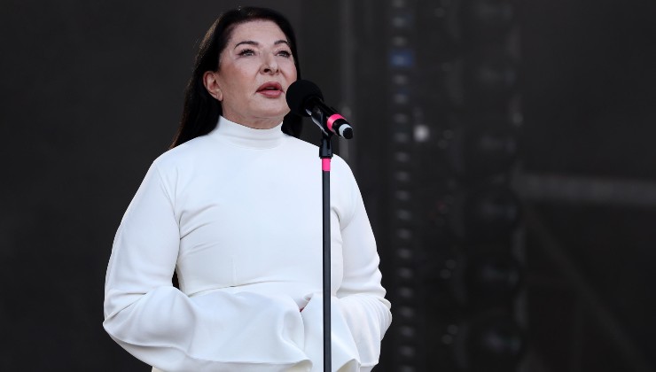 Marina Abramovic segno pace festival