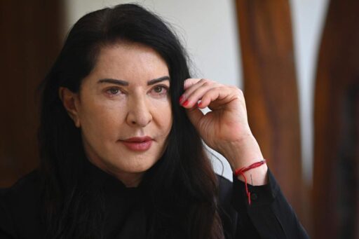 Marina Abramovic segno pace festival