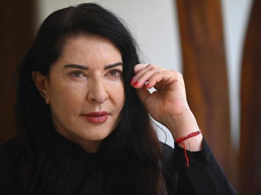 Marina Abramovic segno pace festival