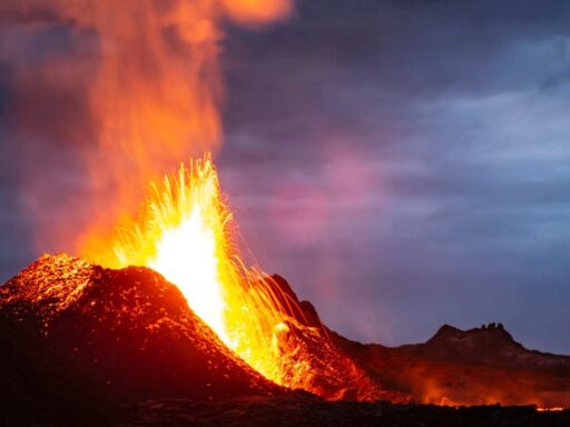 vulcani connessione Italia Stromboli Etna